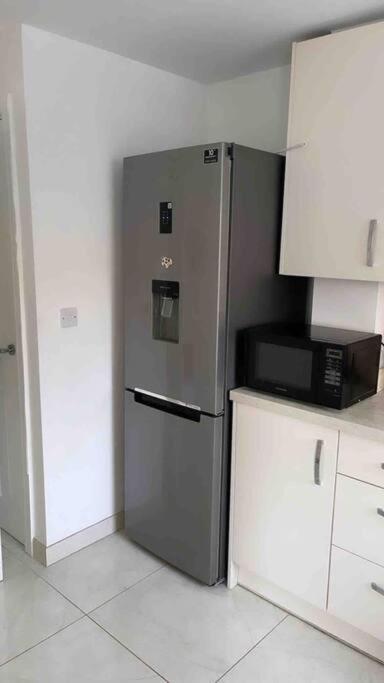 3 Stories, 5 Bedroom House In Prime Location With Balcony And Shared Garden Liverpool Eksteriør bilde